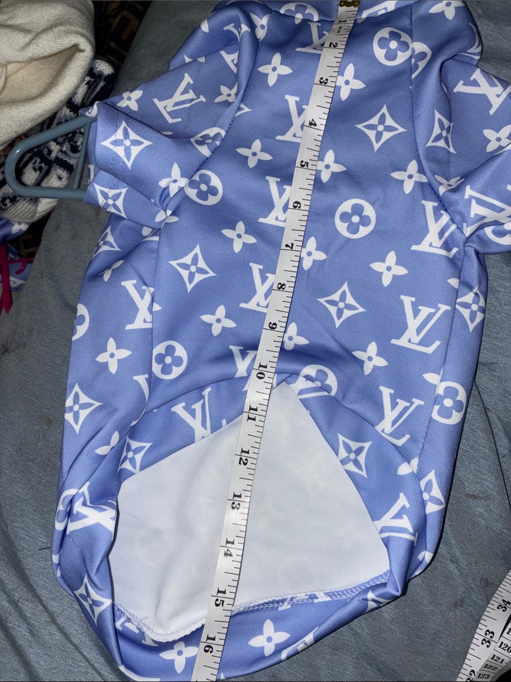 High fashion, Pet shirt
New
See photos for measurements